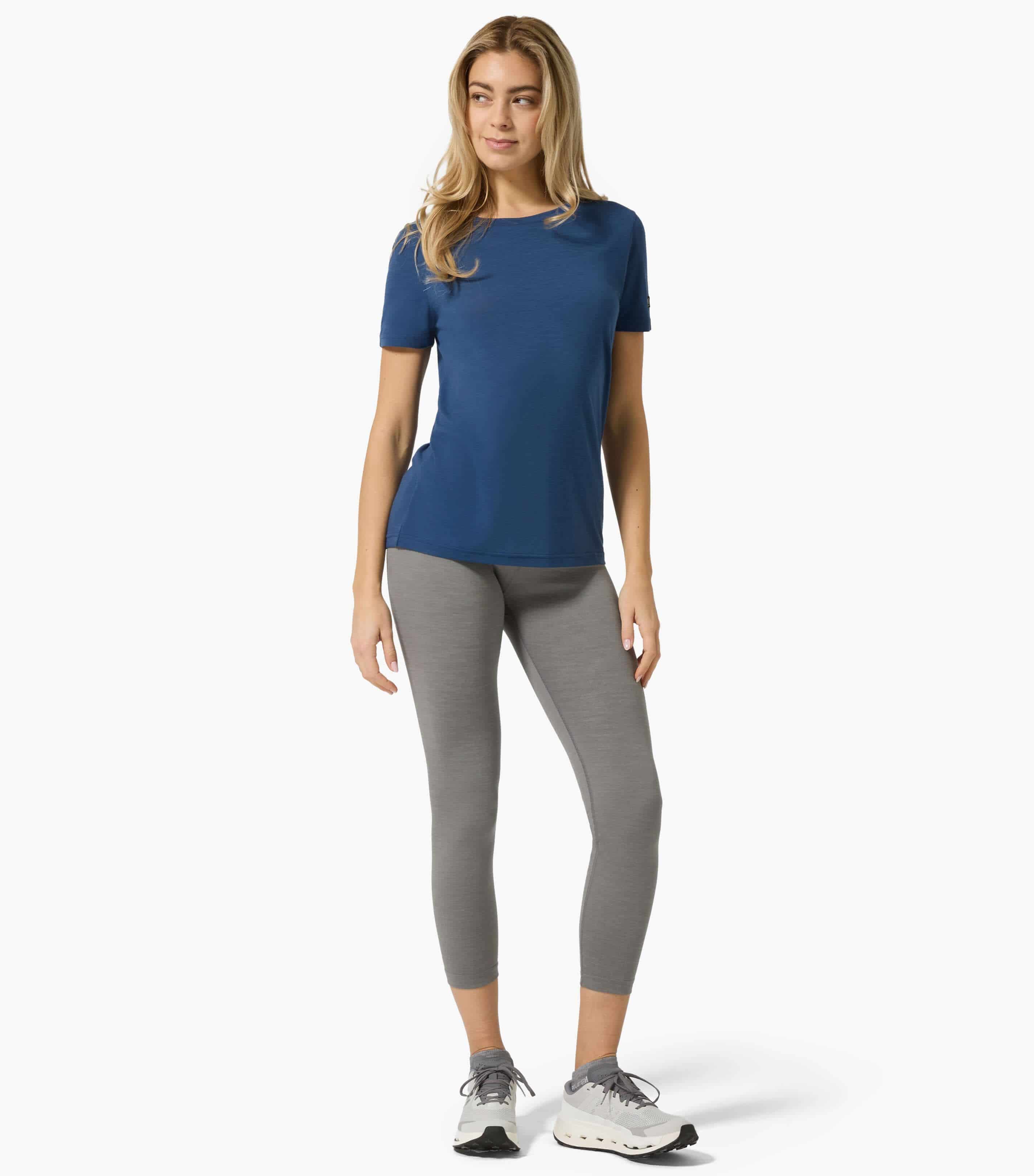 ESSENTIAL TEE