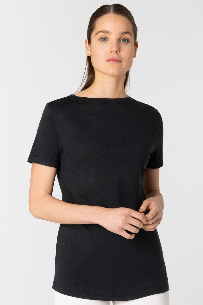 ESSENTIAL TEE